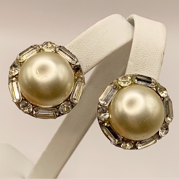 Coro vintage baguette rhinestone pearl round button dome sparkling earrings - Picture 12 of 15